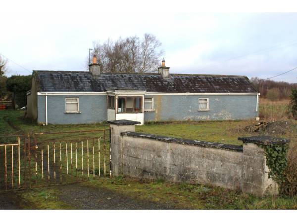 Derelict Bungalow on approx. 46 Acres